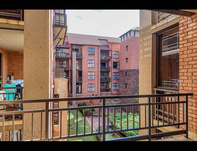 1 BEDROOM APARTMENT FOR SALE IN NEWLANDS